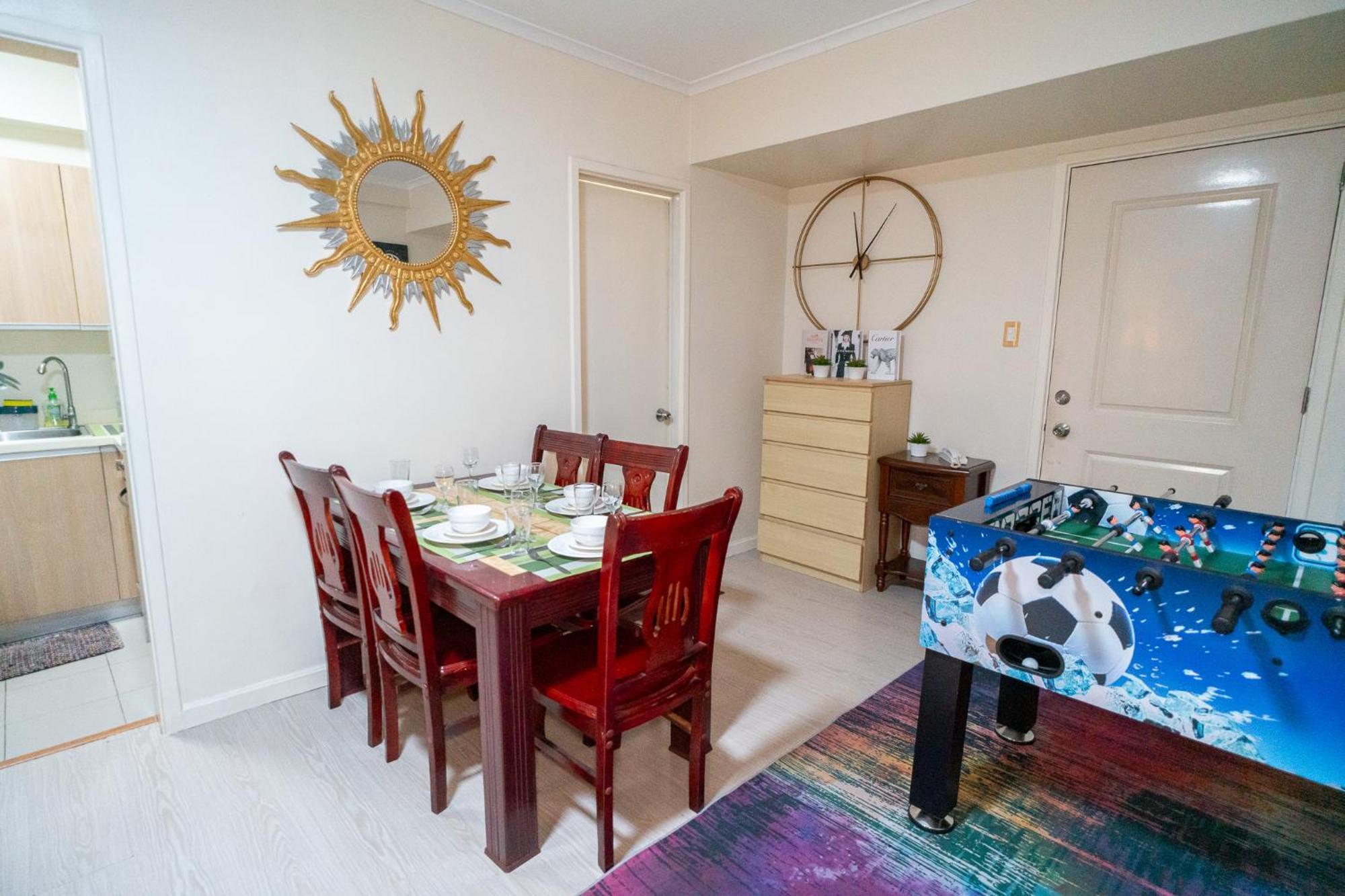 A2j Luxury 2br Bgc Near Sm Aura, Market2x *